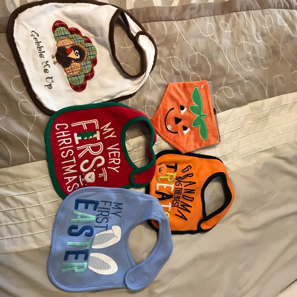 Holiday Bib Set
